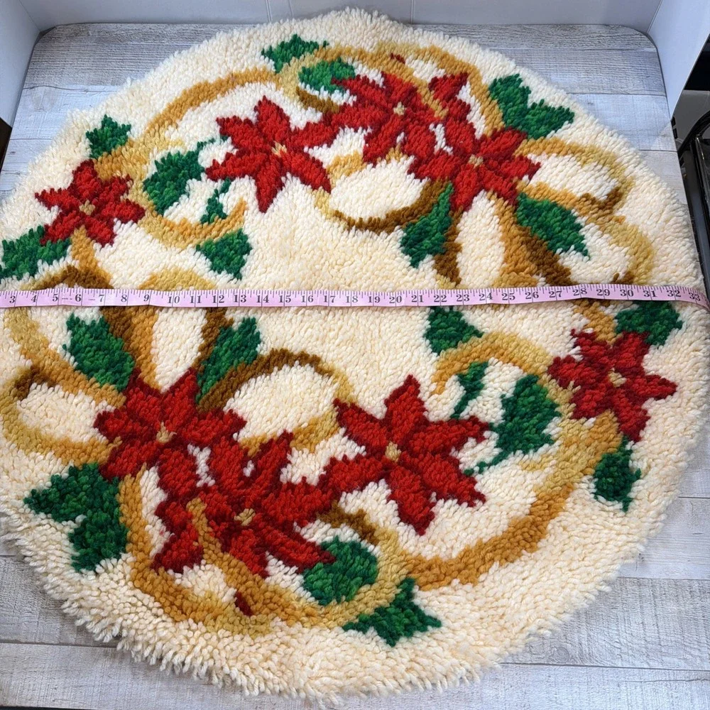 Vintage Christmas Latch Hook Rug Round Poinsettia Holiday Handmade 33